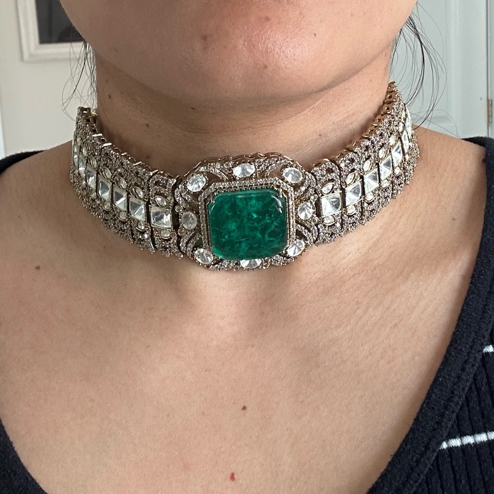 Elegant Green and Silver Choker Necklace - Picture 2 of 6